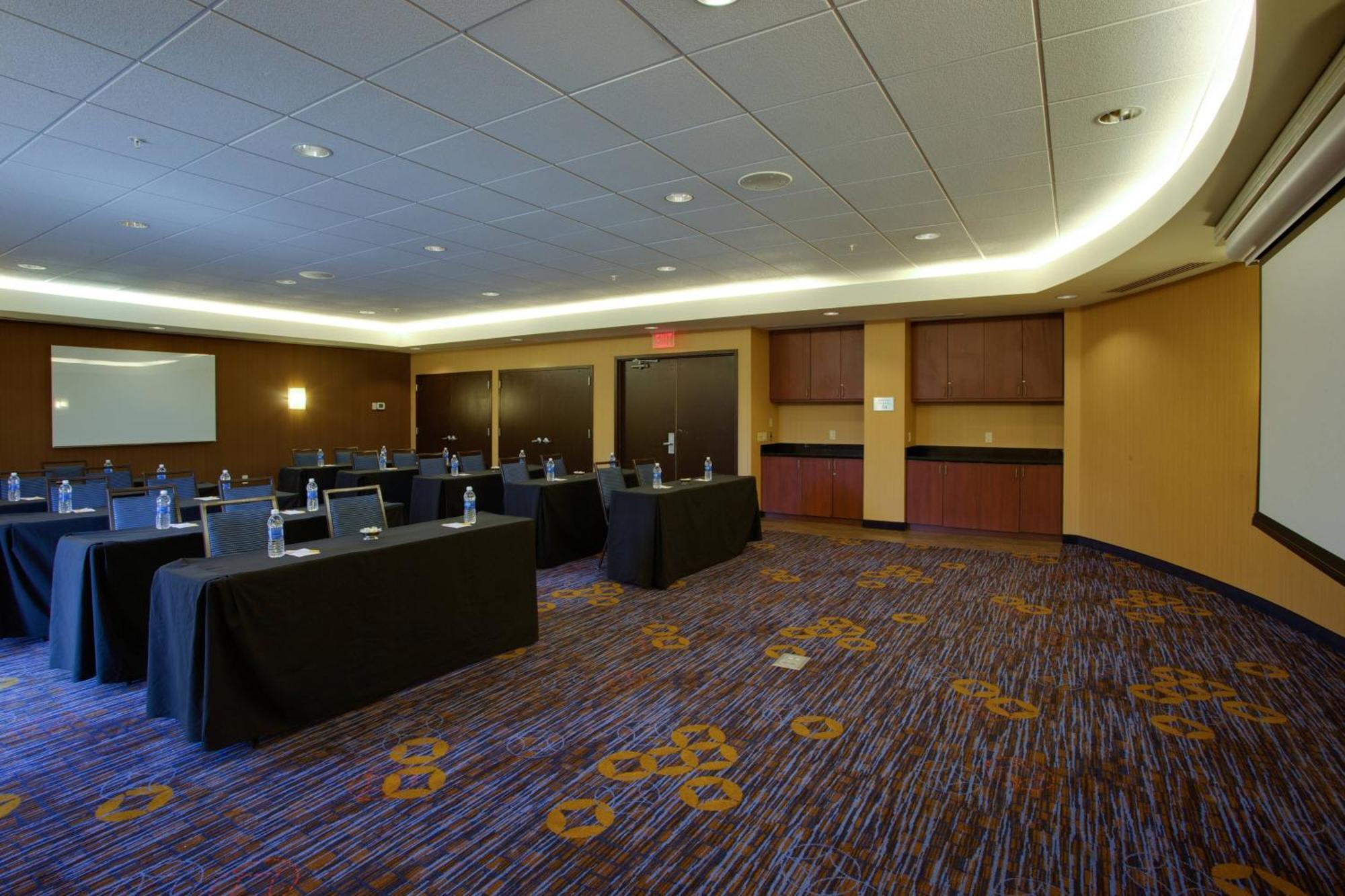 Courtyard Republic Airport Long Island/Farmingdale Hotel Exterior foto