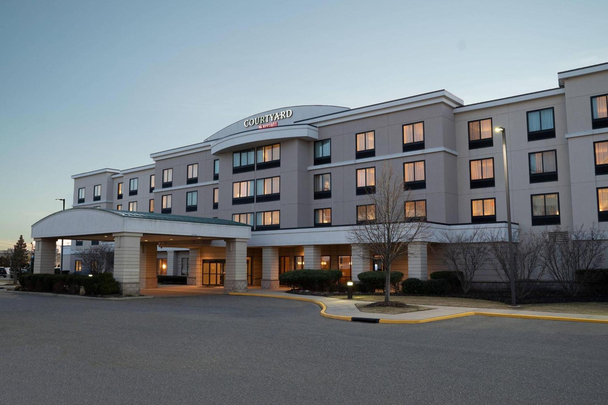 Courtyard Republic Airport Long Island/Farmingdale Hotel Exterior foto
